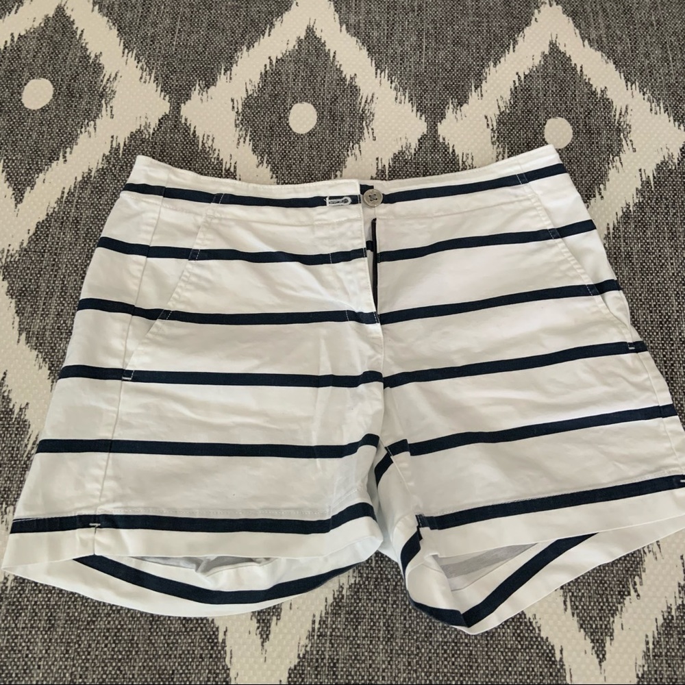 Women’s shorty shorts